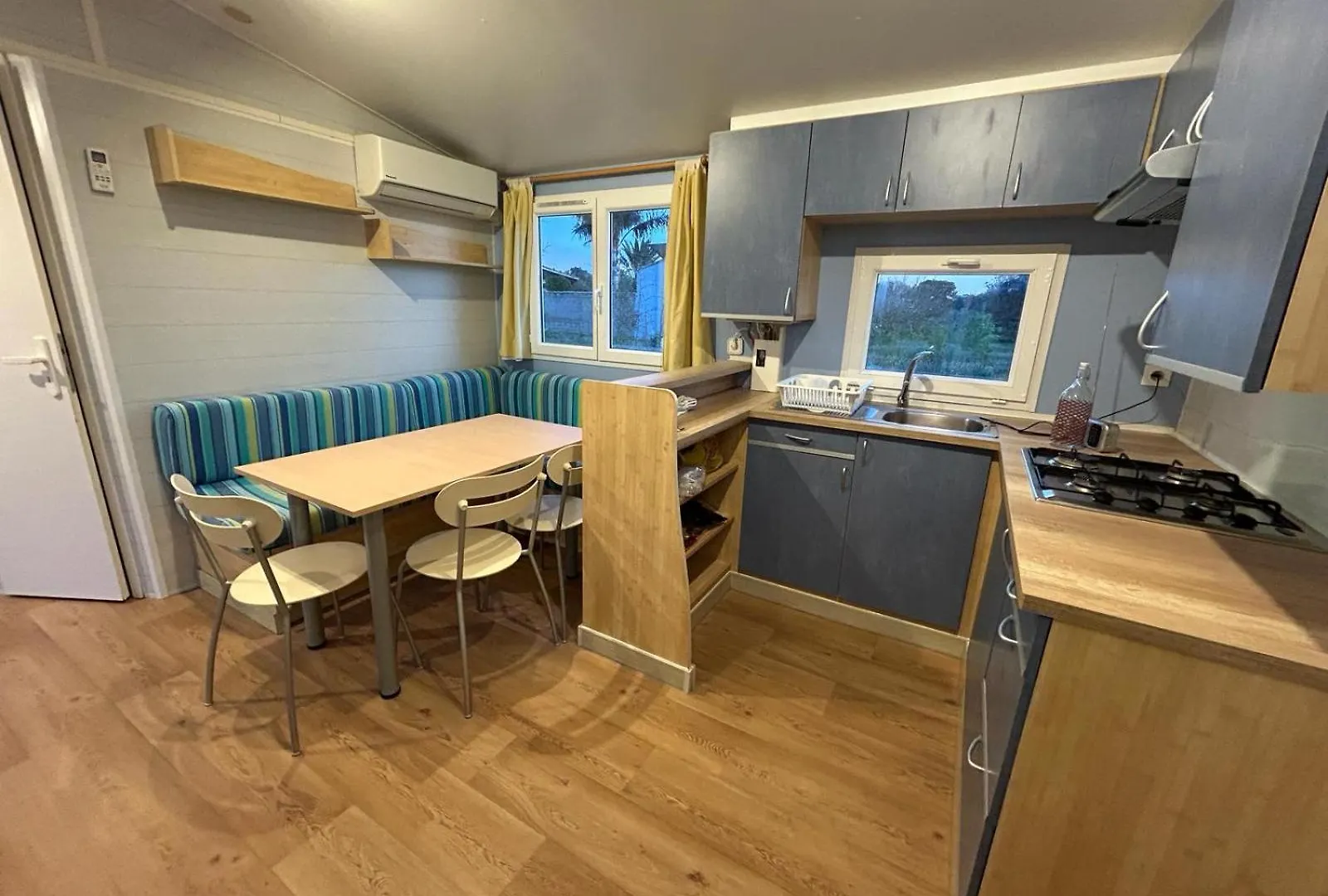 Levante Beach Mobilhome Cerca De La Playa Barrosa, Sostenible Y Autosuficiente Chiclana de la Frontera